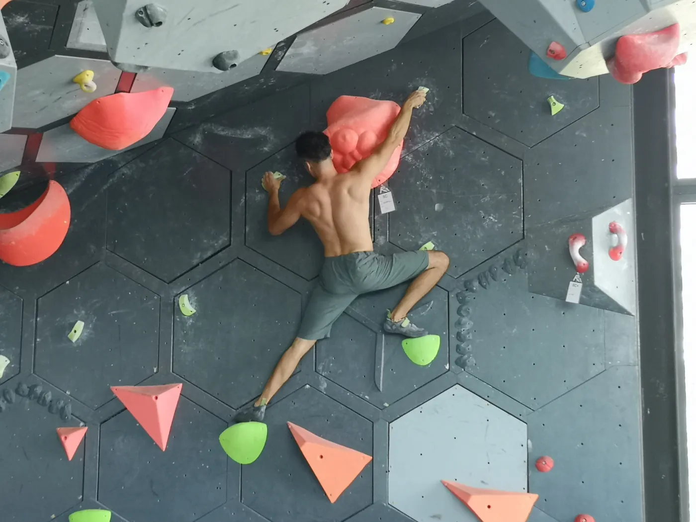 Reel gallery video